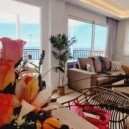 펜션 Rooftop Vistas, 2 Bedrooms First Line *