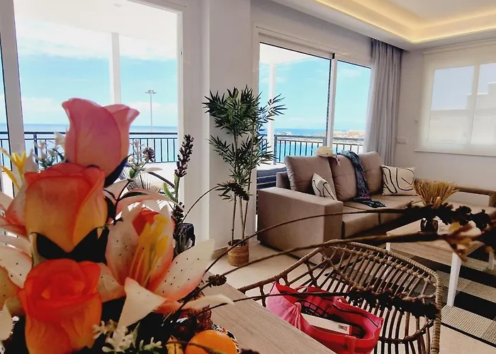 펜션 Rooftop Vistas, 2 Bedrooms First Line *