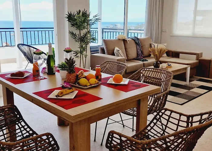 펜션 Rooftop Vistas, 2 Bedrooms First Line