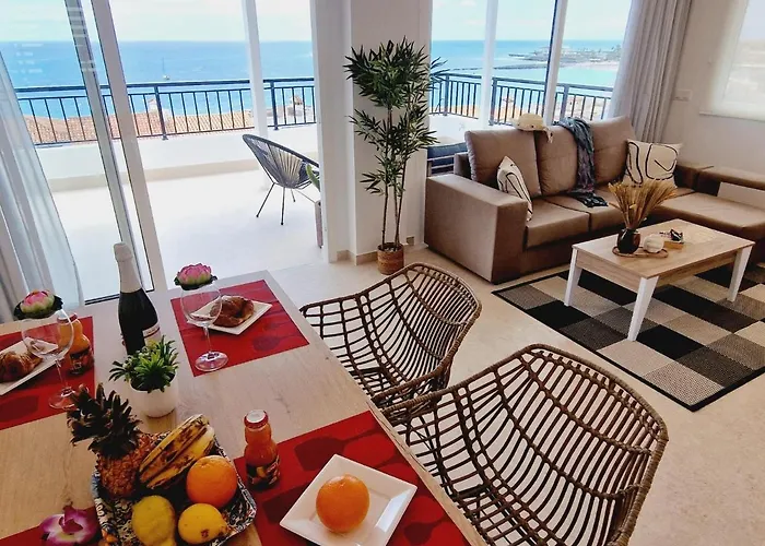 Rooftop Vistas, 2 Bedrooms First Line 펜션 로스크리스티아노스