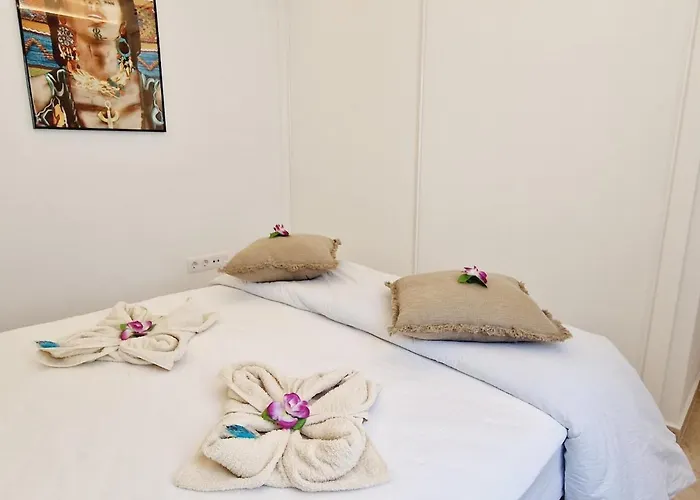 펜션 Rooftop Vistas, 2 Bedrooms First Line *